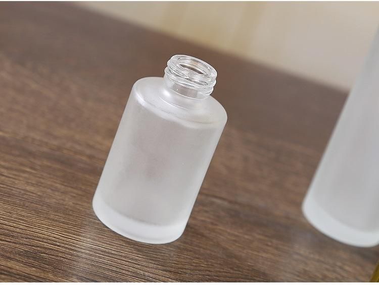 Cosmetic Frosted Spray and Lotion Glass Bottle with Golden Caps