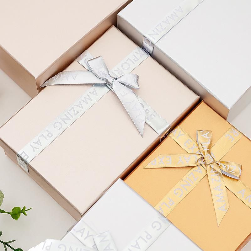 Wholsale Customized Logo Ivory Paper 350g with Matte Laminate Ribbon Hand Bag Gift Box Set