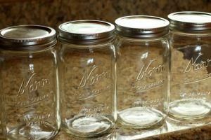 Pint 16oz Glass Mason Jar with Metal Lid