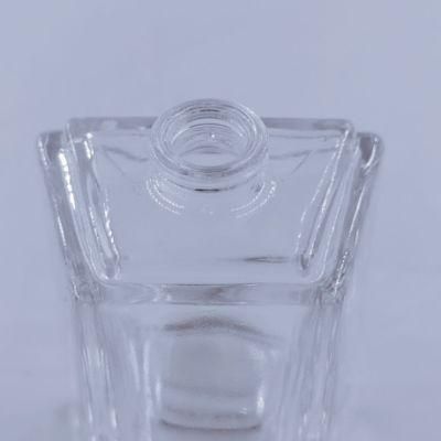25ml Latest New Design Perfume Glass Cosmetic Bottle with Pump Jh302-Y