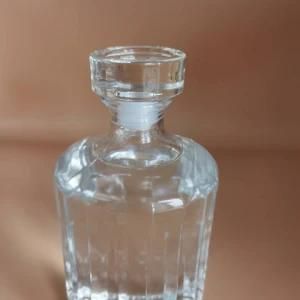 Factory Direct Sell 500ml Empty Whisky Decanter Spirit Glass Bottle with Crystal Lid