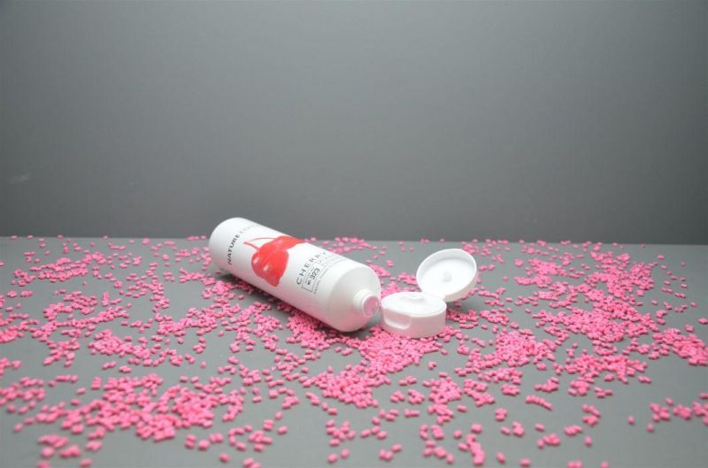 China Factory Price Custom Red Cosmetics Plastic Squeeze Tube with Screw Lid for Skin Care Packaging Soft Tube 100ml