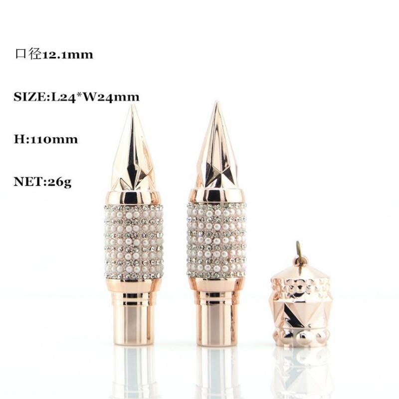 Cosmetic in Stock Lady Gift Gold Luxury Lipstick Packaging Container Lip Balm Tube with Chain