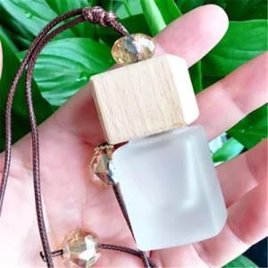 8ml Frosted Square Car Pendant Essence Oil Perfume Bottle with Wooden Cover