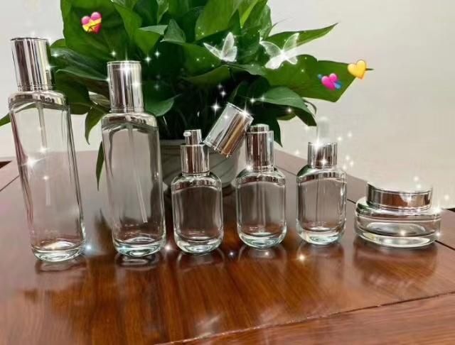 Ds030 High Quality Hot Glass Perfume Bottles Empty Bottles Have Stock
