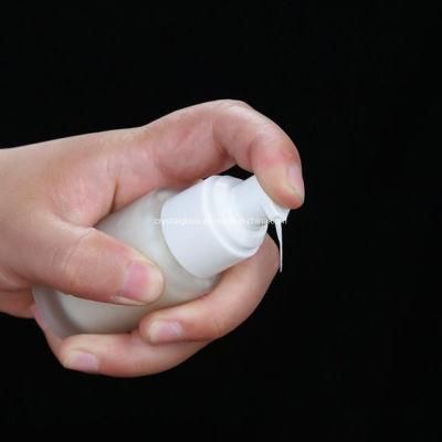 Customized Glass Spray Bottle in Frosted with Gold Caps for Cosmetic Packing
