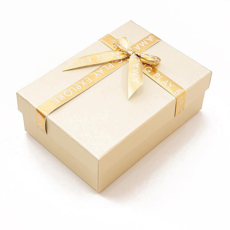Wholsale Customized Logo Ivory Paper 350g with Matte Laminate Ribbon Hand Bag Gift Box Set