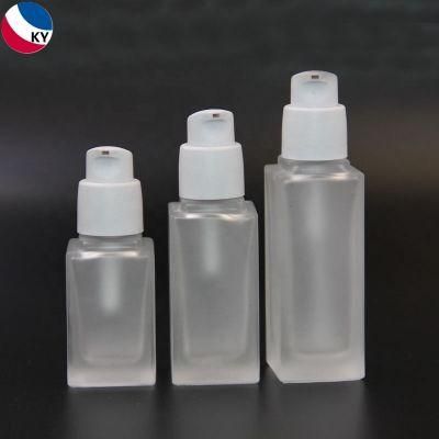 Popular Empty 30ml Cosmetic Liquid Foundation Bottle with Pump