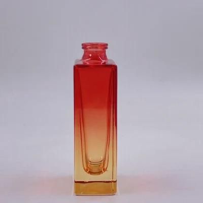 30ml Cosmetic Packaging Glass Perfume Bottle with Square Transpraent Spray Cap Customized Logo and Color Jds30