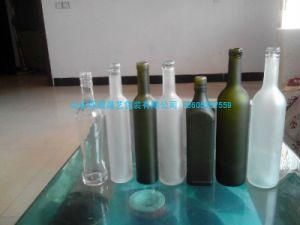 Flint Glass Bottle for Vodka Packing with Decorations
