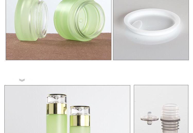 Great Green Color Cosmetic Set Bottle with Gold Caps